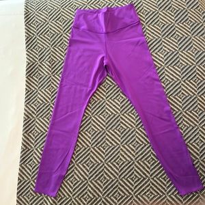 New women’s Nike One Luxe leggings. Never worn. Size small